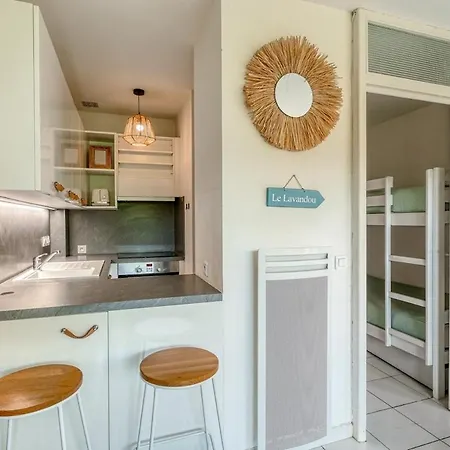 アパート La Fossette , 4 Personnes, 5mn De La Plage, Wifi, Climatisation, Parking, Terrasse Sans Vis-a-vis ル・ラヴァンドゥー